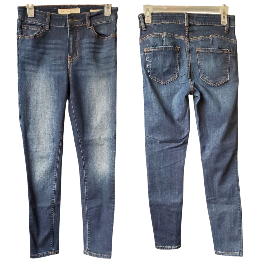 Blue Skinny Jeans with Stretch and Tapered Leg